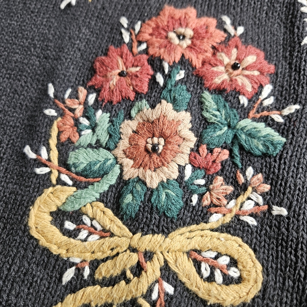 Vintage Sweater Vest Margules Large Floral Bouquet Needlepoint Embroidery - Picture 6 of 13